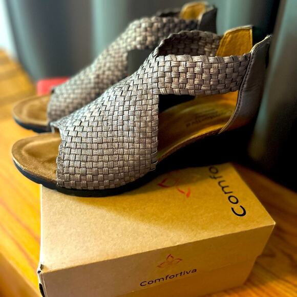 Comfortiva Alesha Wedge Pewter Sandals size 9.5 - Picture 1 of 4